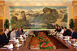 Tasavallan presidentti Tarja Halonen ja Kiinan presidentti Hu Jintao tapasivat Kiinan kansankongressipalatsissa Pekingissä 29. toukokuuta 2010. Copyright © Tasavallan presidentin kanslia 